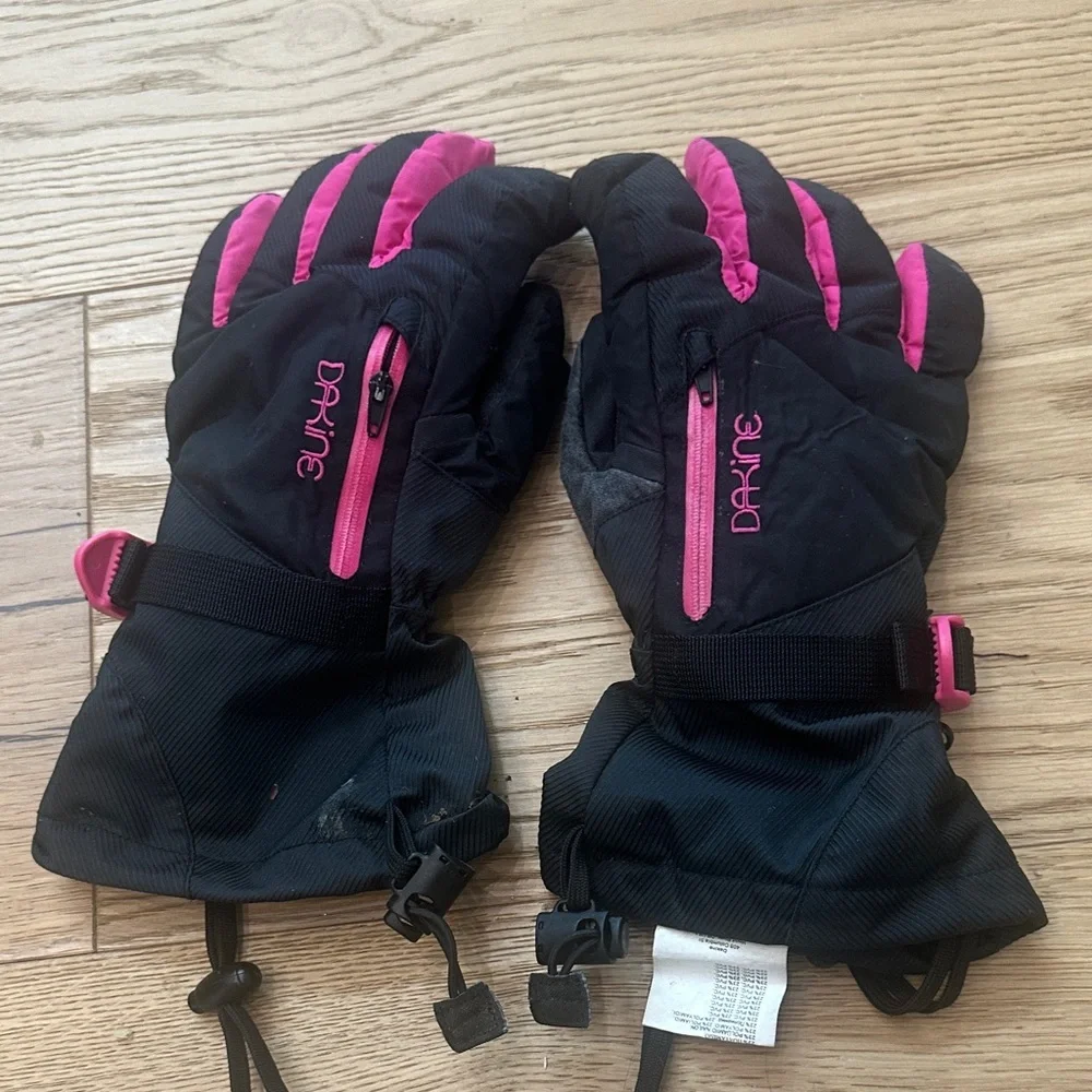 Dakine Black and Pink Insulated Gloves